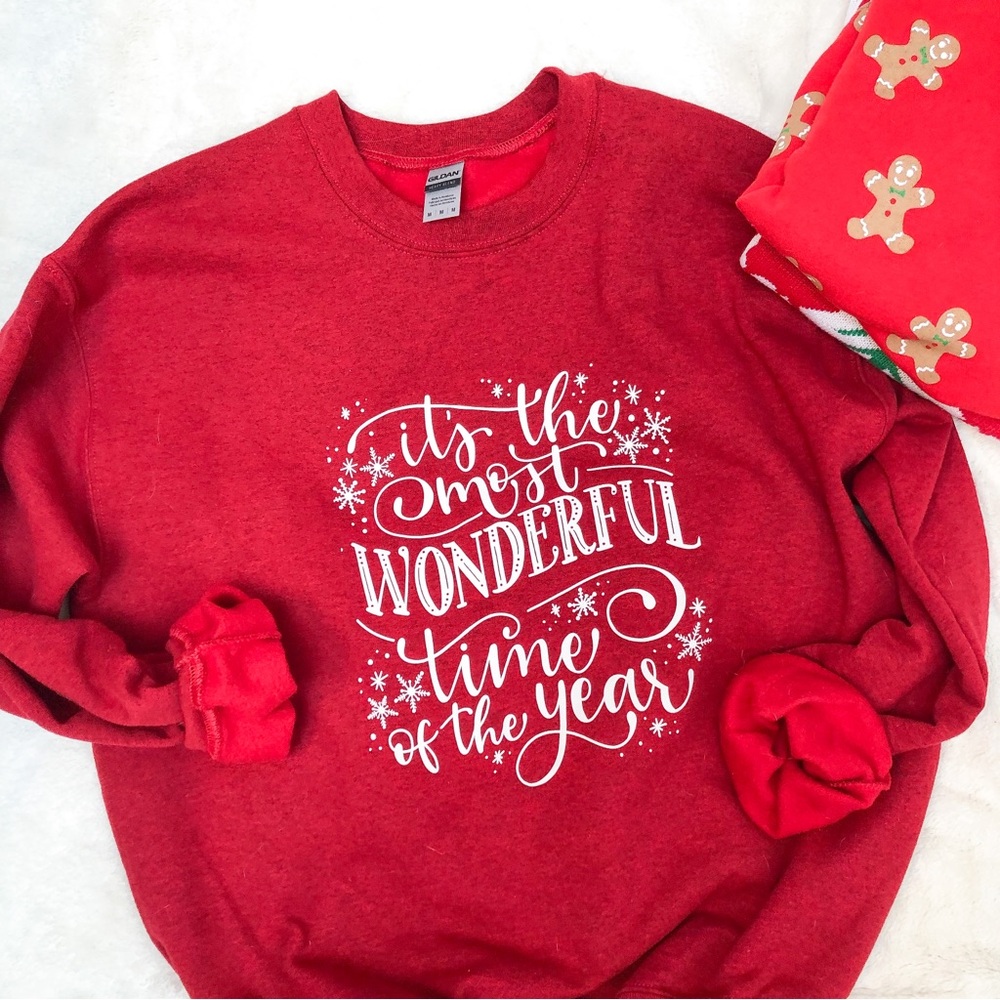 Christmas Crewneck Sweatshirt. Cozy Christmas Sweater. Holidays. Size Medium.